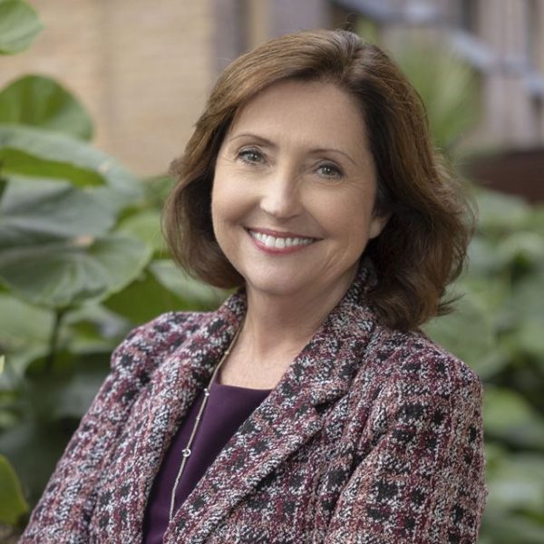 Suzanne-Scott-LoRes-1N1A7679-sq